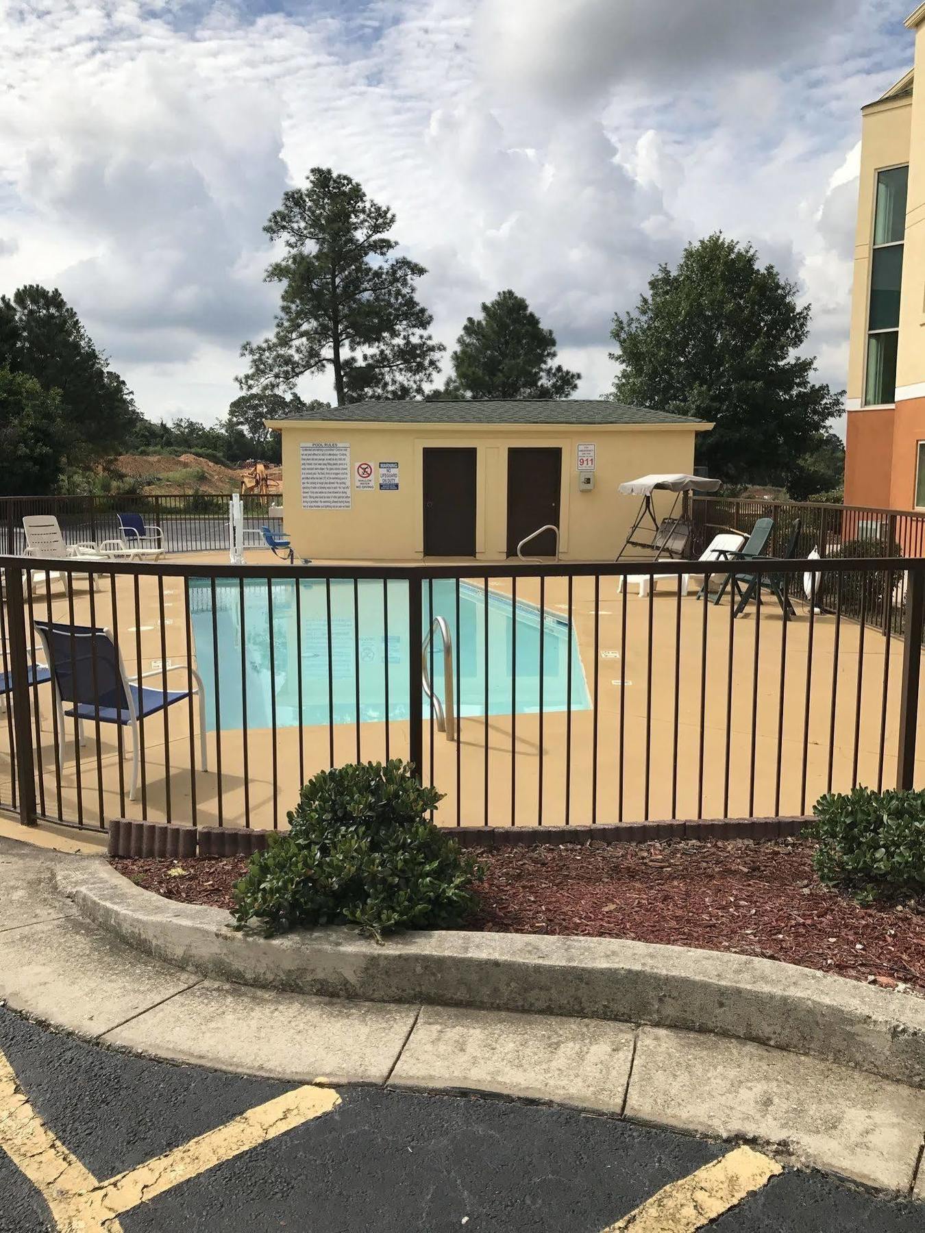 Days Inn & Suites By Wyndham Augusta Near Fort Eisenhower Exterior foto